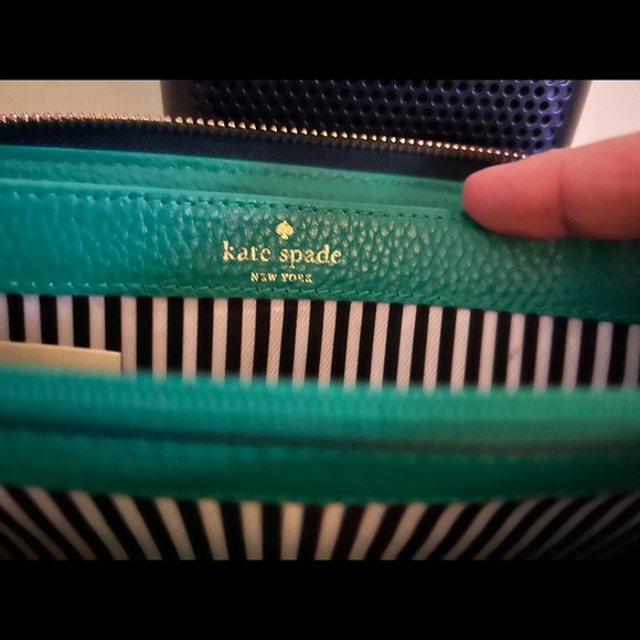 Gorgeous Kate Spade Wallet!! - Picture 3 of 6